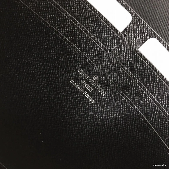 POCHETTE LOUIS VOYAGE VUITTON MM 1222